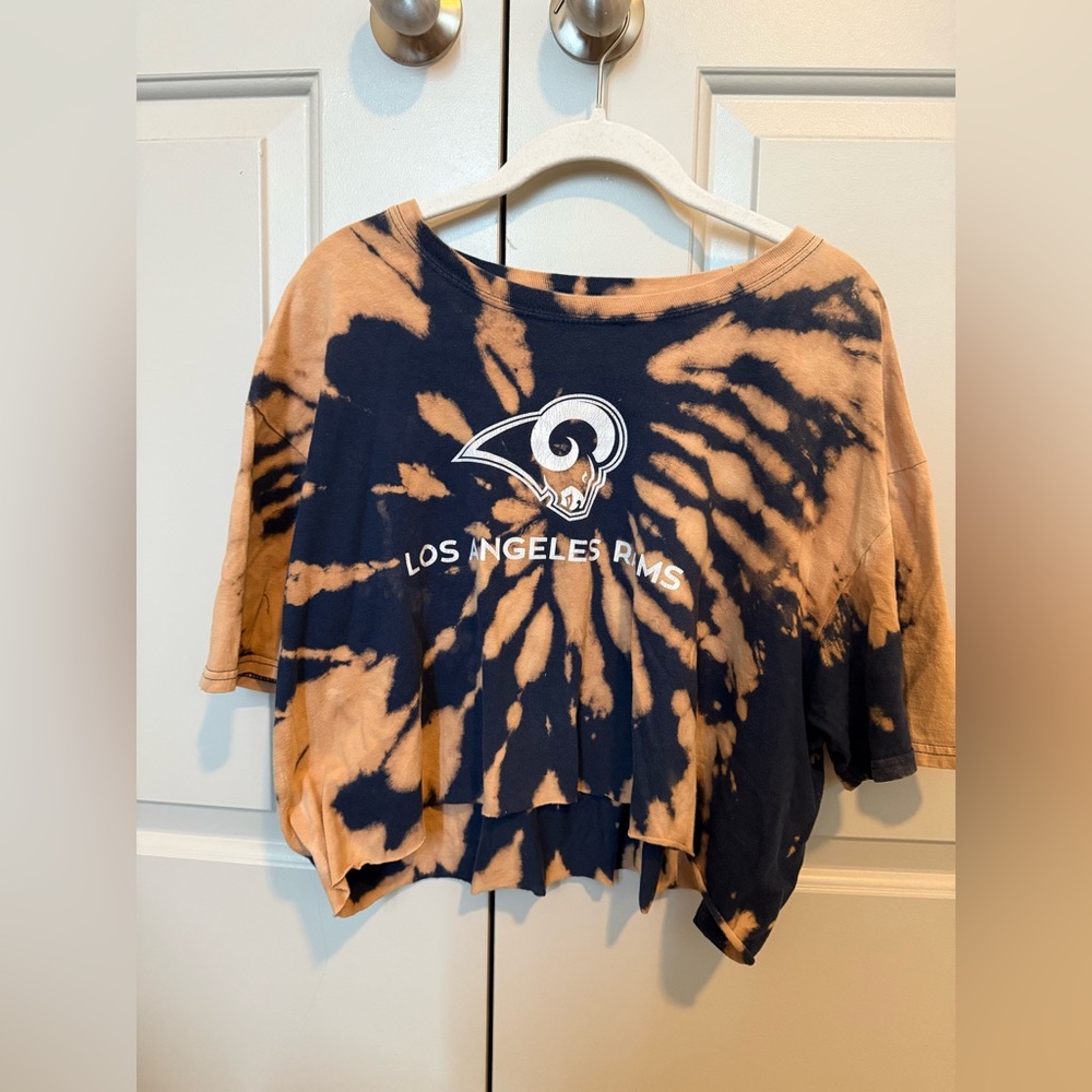 Los Angeles Rams X-Large Tie-Dye Top. ⚡️